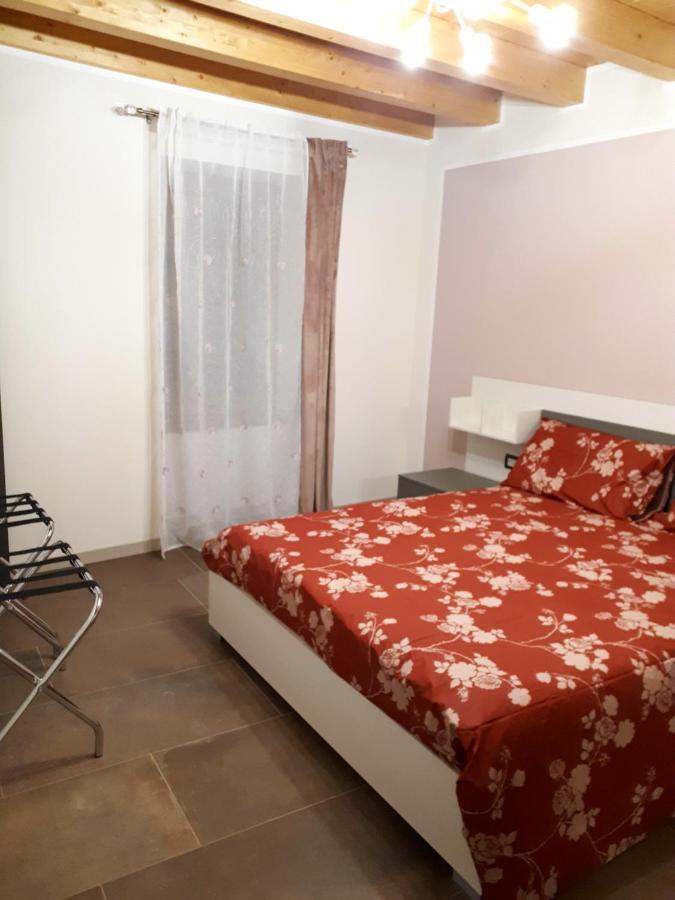 Dimora Rosso San Zeno - Wifi Veloce E Adatto Per Famiglie Verona Dış mekan fotoğraf